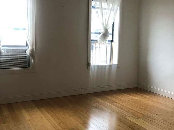 3rd image of 187 Bedford Ave #1551