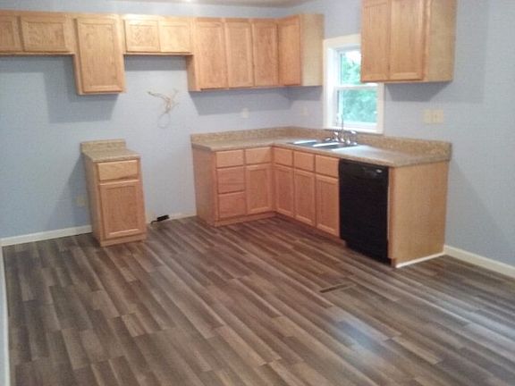 5th image of 30 Woody St