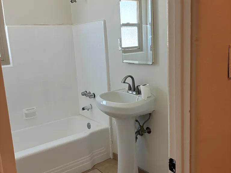 1730 Grevelia St #H — Photo 3