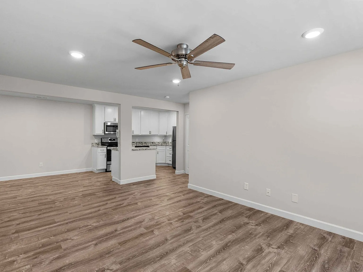Sherman Square Apartments — Photo 3
