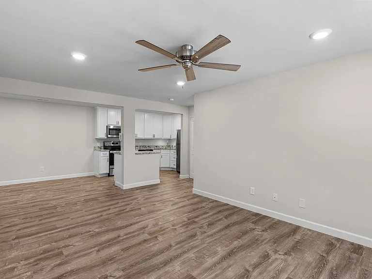 Sherman Square Apartments — Photo 3