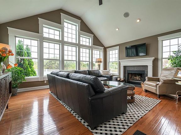 3rd image of 1365 Dune Meadows Dr