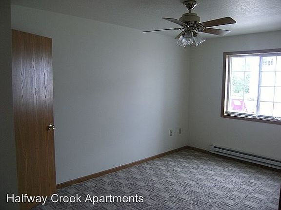 5th image of 960 Linden Dr APT 102