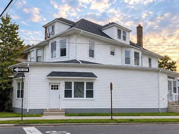 17 N Brown St, Gloucester City, NJ 08030