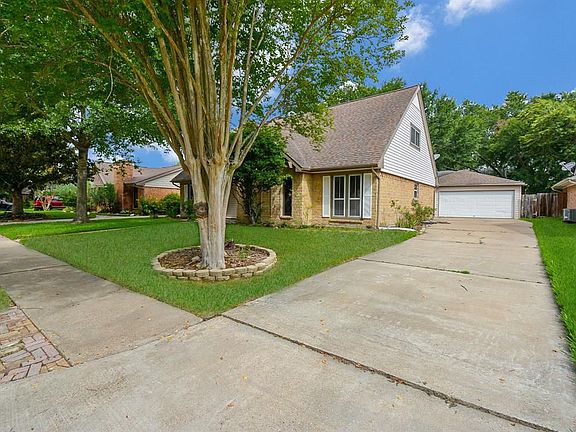 3rd image of 21318 Park Valley Dr
