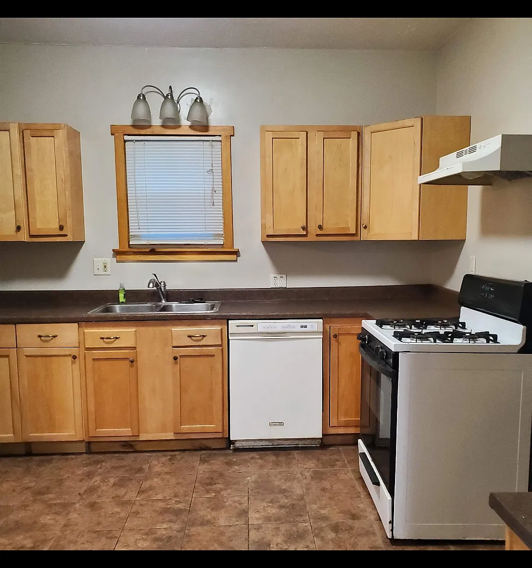 4 bed, 1440 sqft, $1,500 — Photo 4