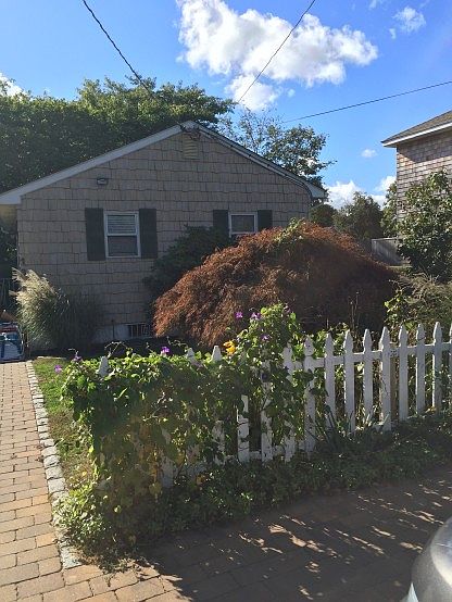 1st image of 138 Pelletreau St