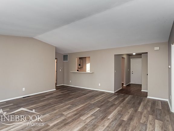 3rd image of 1257 Firethorne Dr