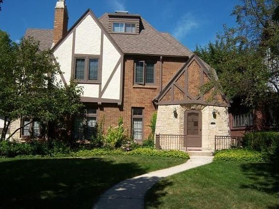 2nd image of 616 E Carlisle Ave