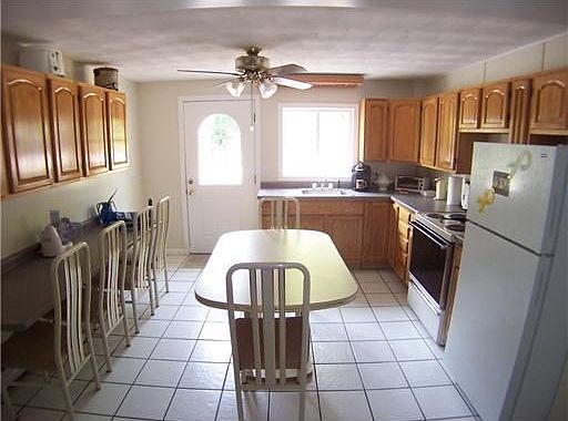 5th image of 42 Kimberly Ln