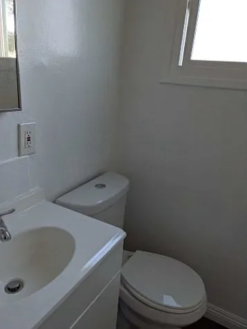 3900 W Adams Blvd — Photo 11