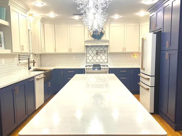 472 Beauregard Dr, Chesapeake, VA 23322