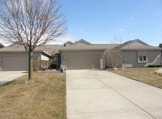 1598 E Harbour Towne Cir, Muskegon, MI 49441