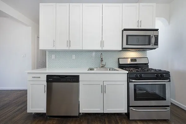 Rented by Midbrook Realty, LLC | media 5