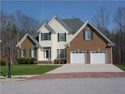 2nd image of 819 Brooke Stone Dr