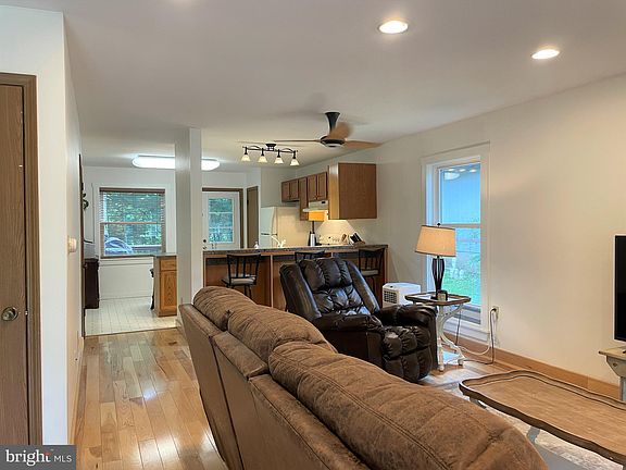 5th image of 115 Driftwood Dr