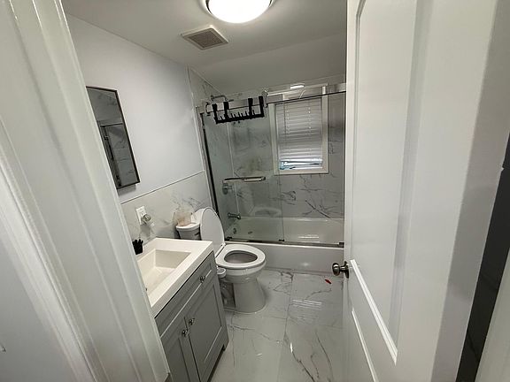 5th image of 1376 Clay St #2