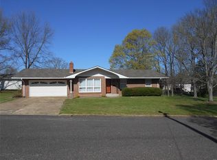 573 Cherry St, Sullivan, MO 63080