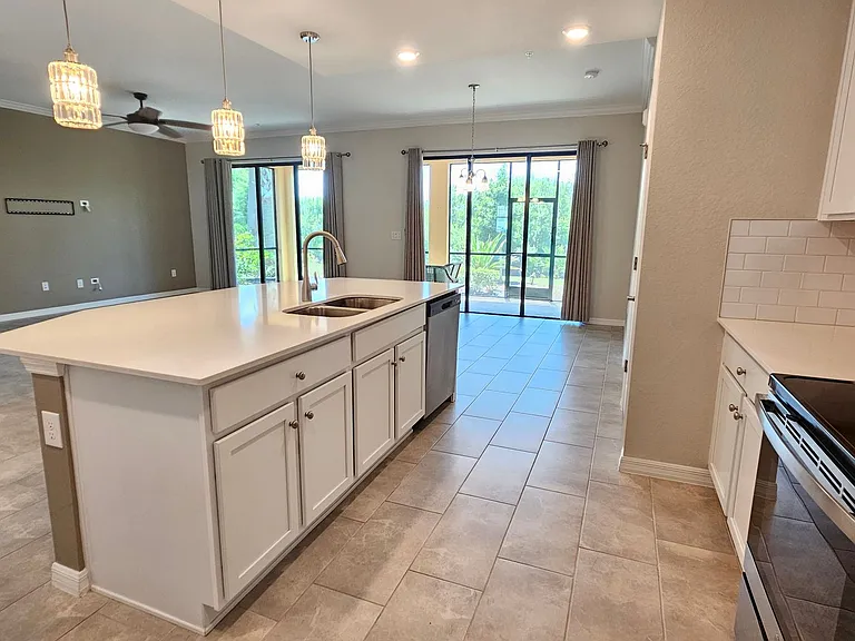 10027 Crooked Creek Dr #101 — Photo 22