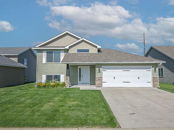 1051 Yellowstone Ave, Saint Cloud, MN 56303