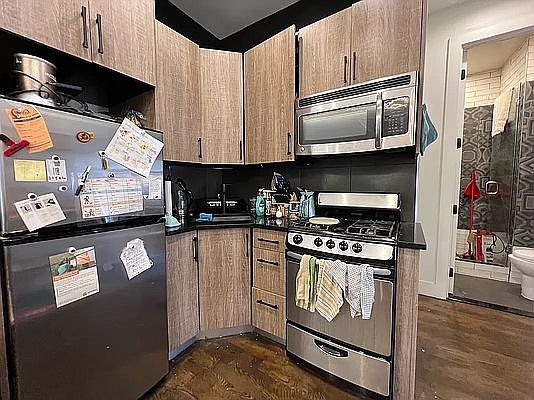 3rd image of 416 Suydam St APT 3L