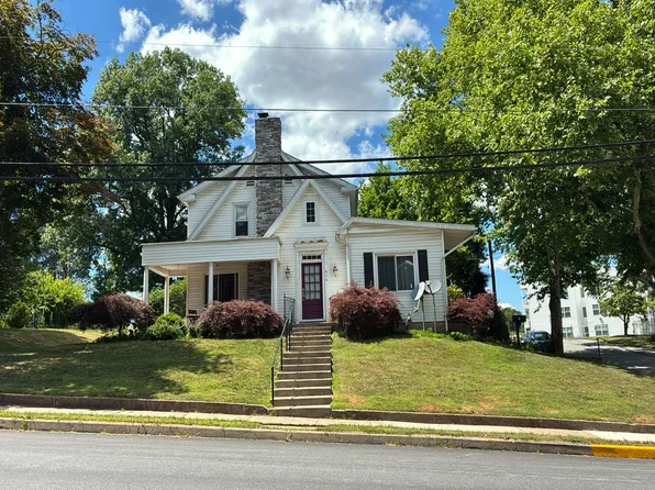 474 Maple St, Manchester, PA 17345