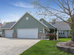 320 10th St NW, Byron, MN 55920