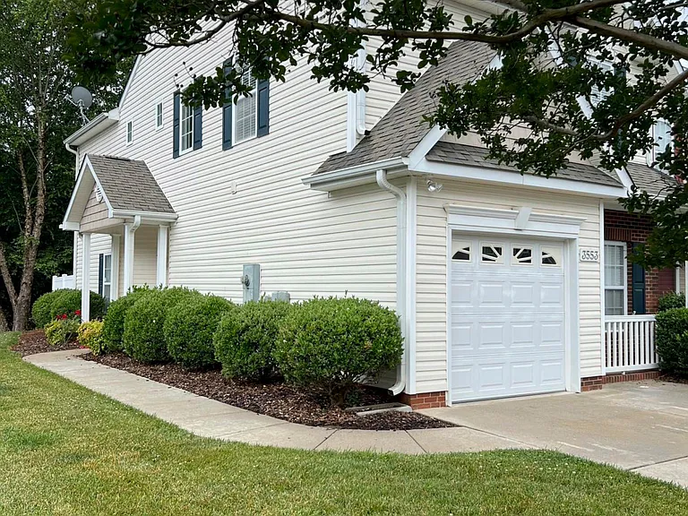 3553 Parkhill Crossing Dr — Photo 3