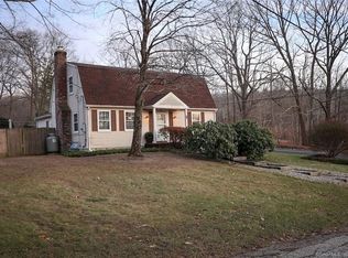 8 Loretta Rd, Torrington, CT 06790