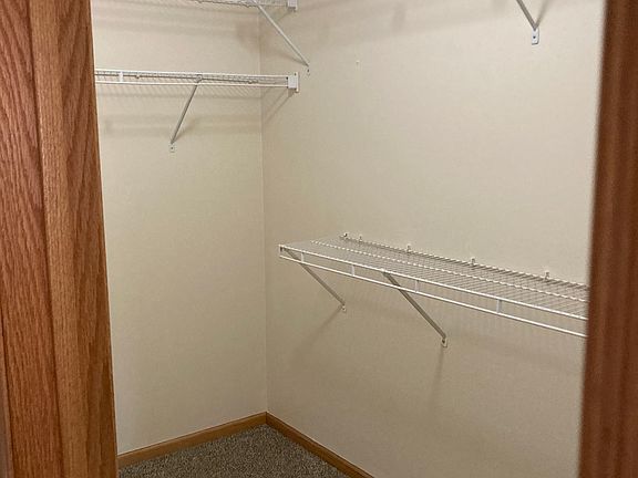 4th image of 2455 Yellowstone Dr