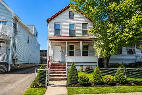 612 S Park St #1 Photo 1