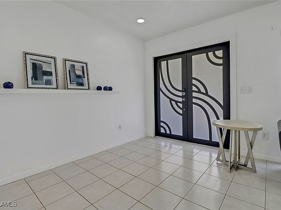 4th image of 1275 N Collier Blvd