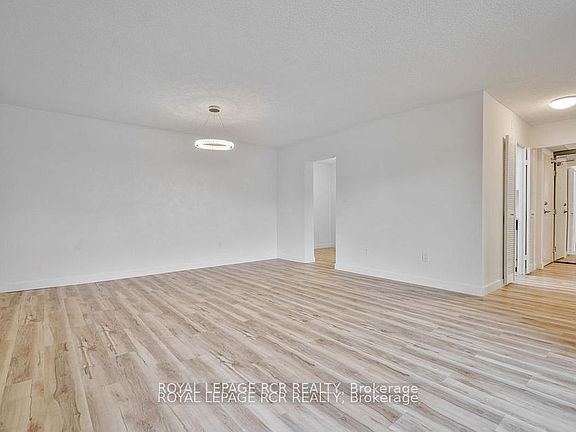 3rd image of 1535 Lakeshore Rd E #205