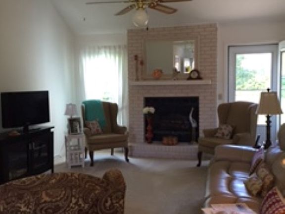 4th image of 156 Glenshannon Dr