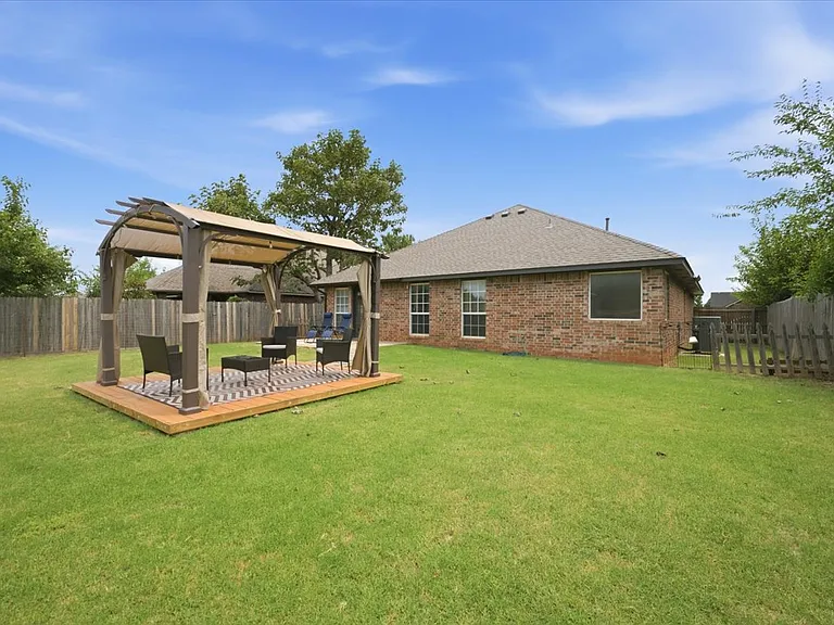 4713 Doe Run Dr — Photo 42
