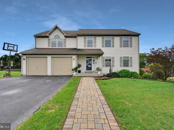 59 Sunglo Dr, Leesport, PA 19533