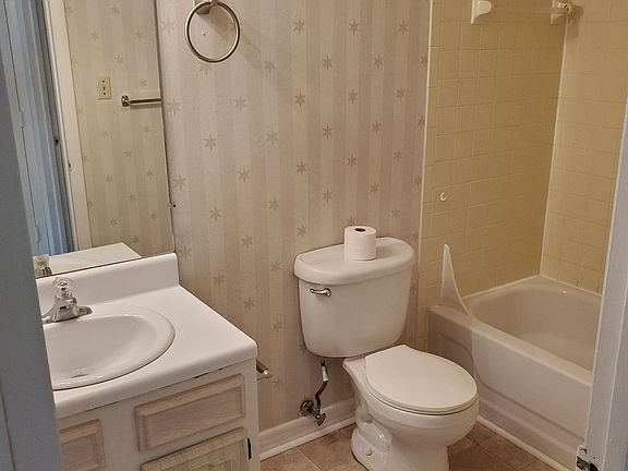 5th image of 5141 Overland Dr APT F