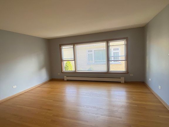 2nd image of 5757 N Elston Ave APT 2R