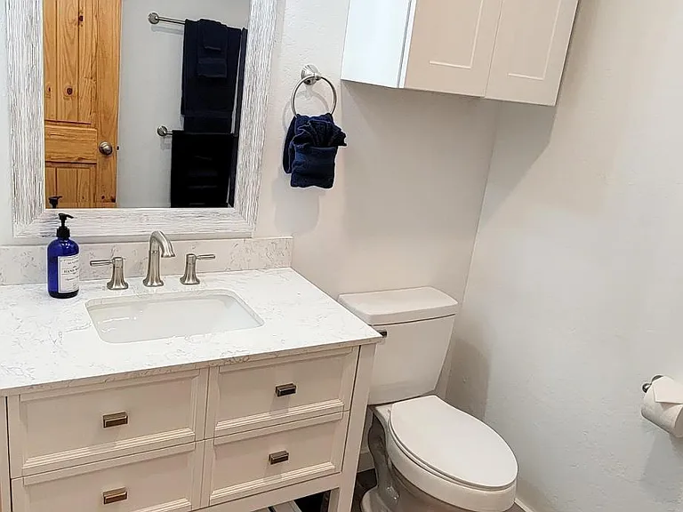1007 Campbell St — Photo 23