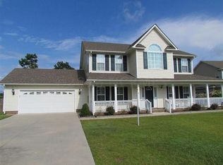 205 Pigeon Ln, Swansboro, NC 28584