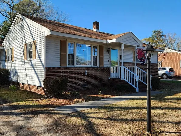 831 Raleigh St, Roanoke Rapids, NC 27870