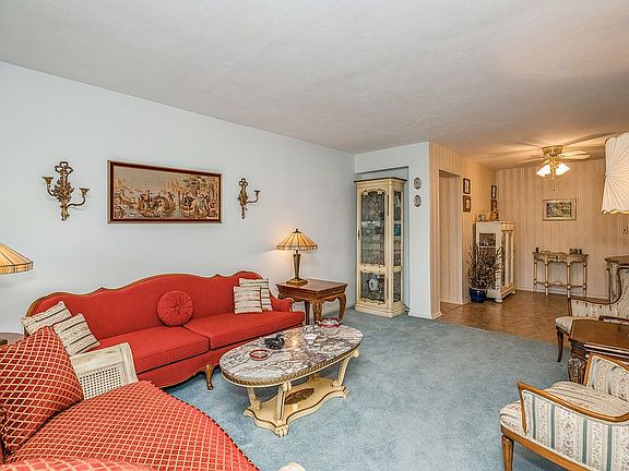5th image of 23-25 Bell Blvd #6B