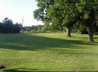 322 Plank Rd, Mukwonago, WI 53149