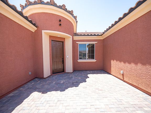 Serenity 11114 - Front Exterior