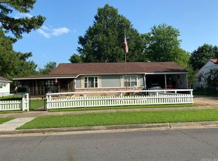 136 E Busbee St, Camden, AR 71701