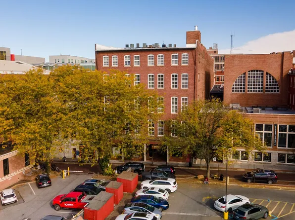 Charming Apartments in Prime Lancaster City Location - Walking distance of Central Market!, 45 N Market St #313, Lancaster, PA 17603