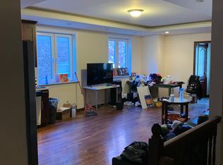 17517 74th Ave, Fresh Meadows, NY 11366