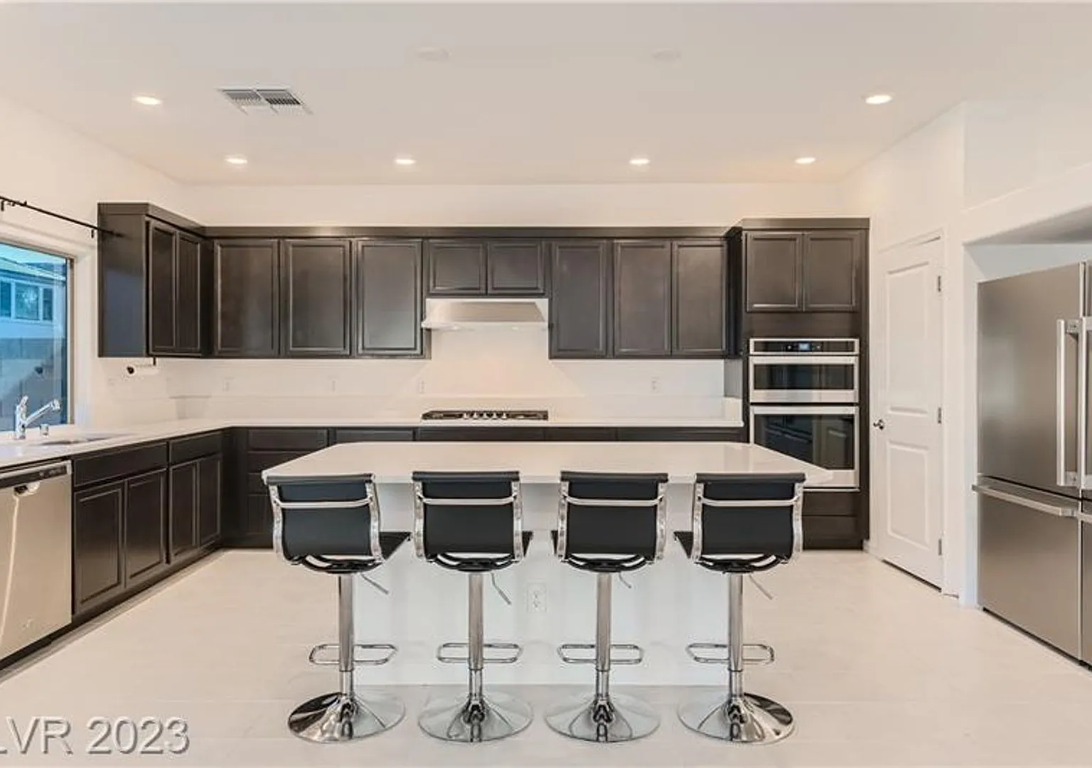 Prime Southwest Living | 4 Bed, 2.5 Bath — Photo 2