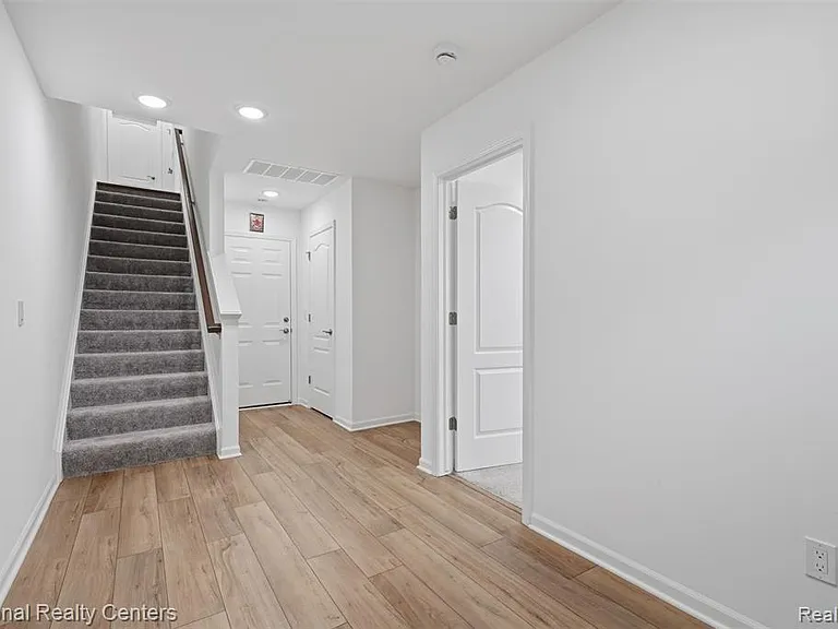 43034 Atwood Ave — Photo 15