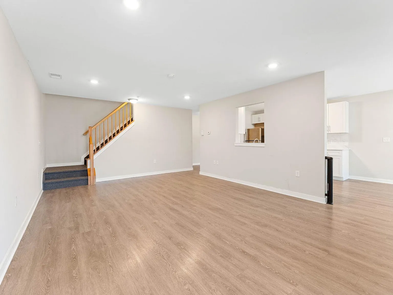 87 Main St — Photo 3